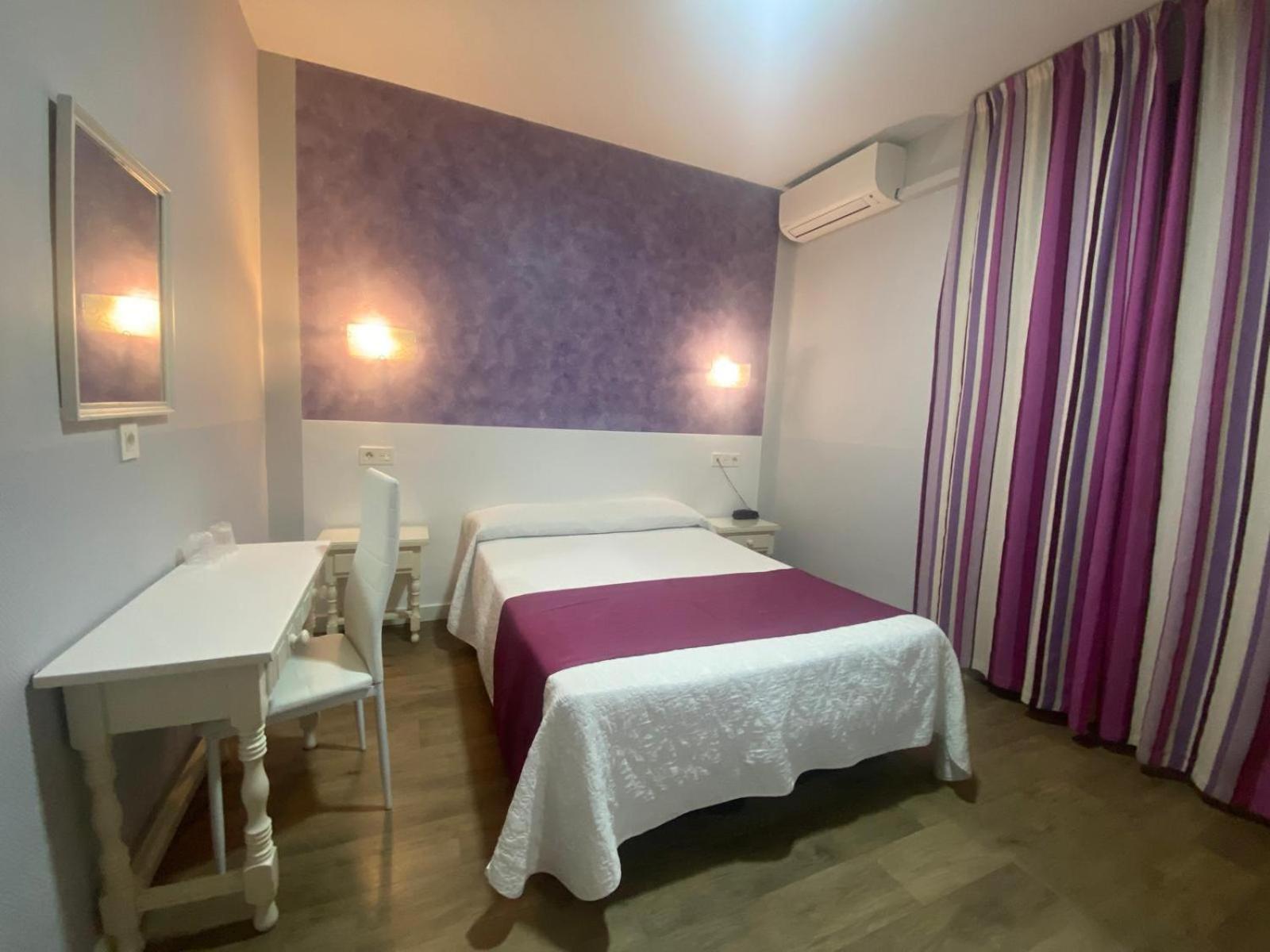 Hostal Sonia Granada Buitenkant foto
