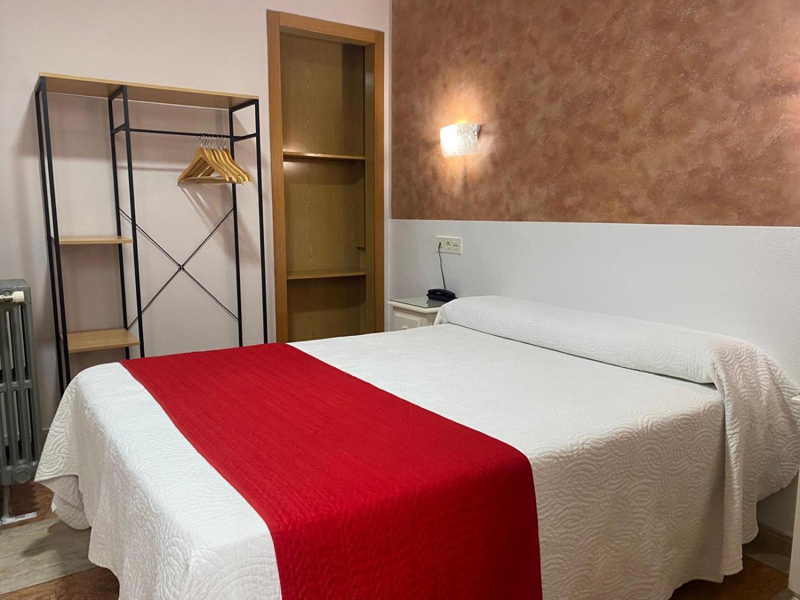 Hostal Sonia Granada Buitenkant foto