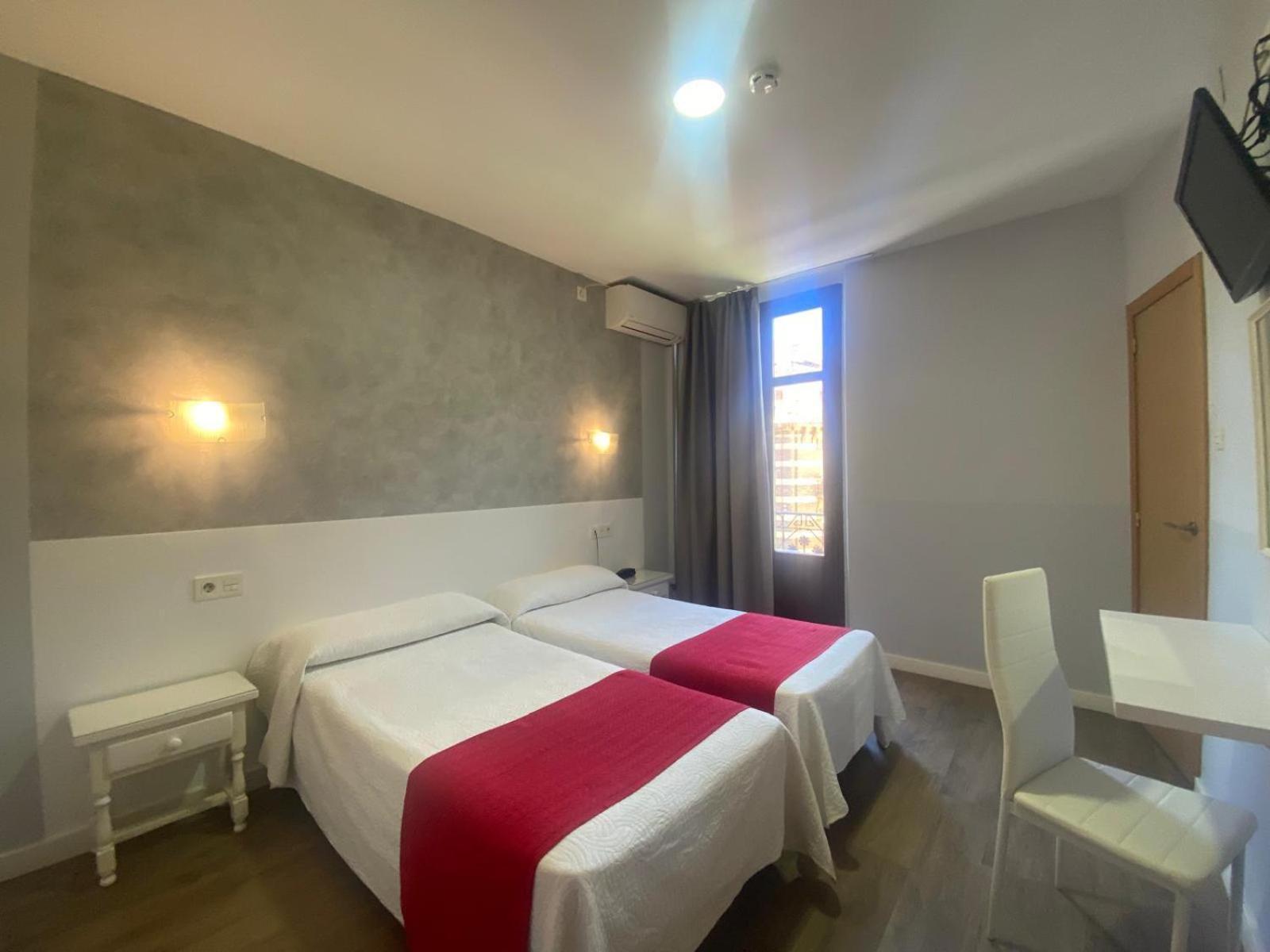 Hostal Sonia Granada Buitenkant foto