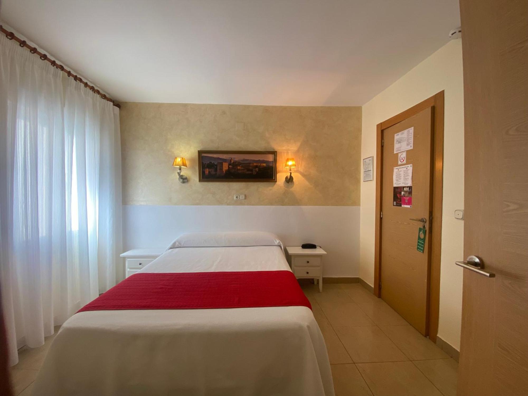 Hostal Sonia Granada Buitenkant foto